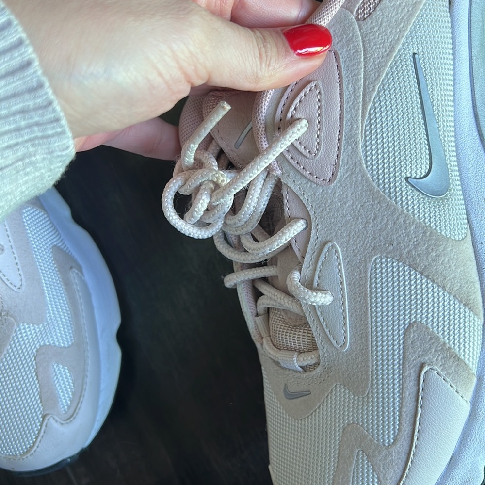 Nike Air Max Womens Size 6.5. Practically New! Ba… - image 3